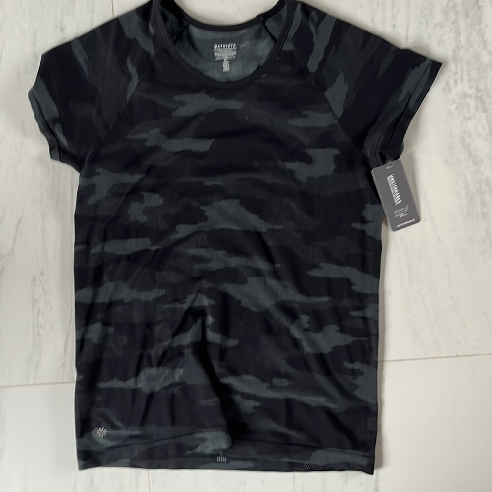 NWT Athleta camo short sleeve shirt
